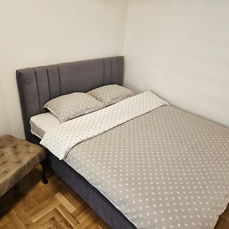 Apartman Dionis 우지체 외부 사진
