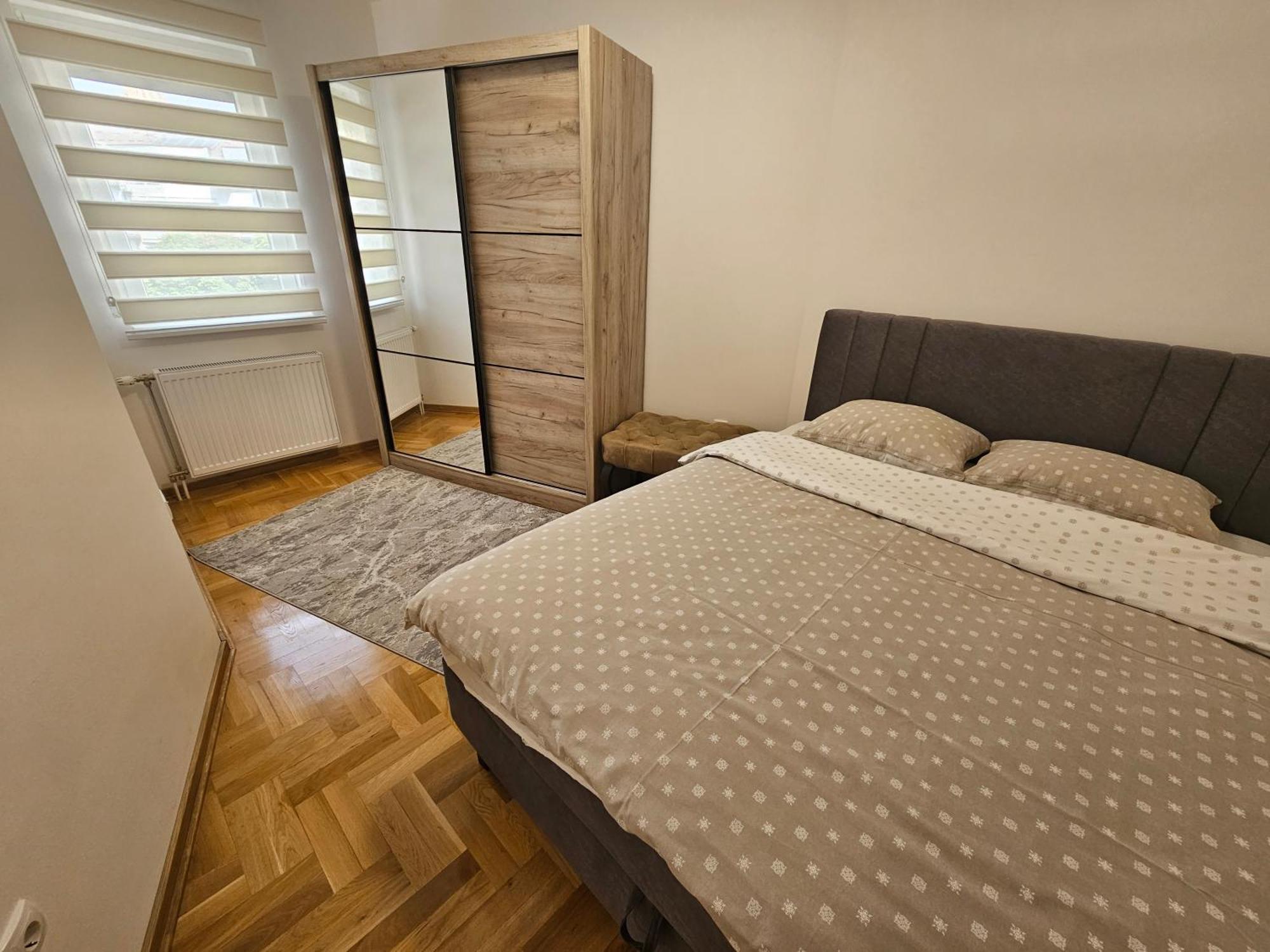 Apartman Dionis 우지체 외부 사진
